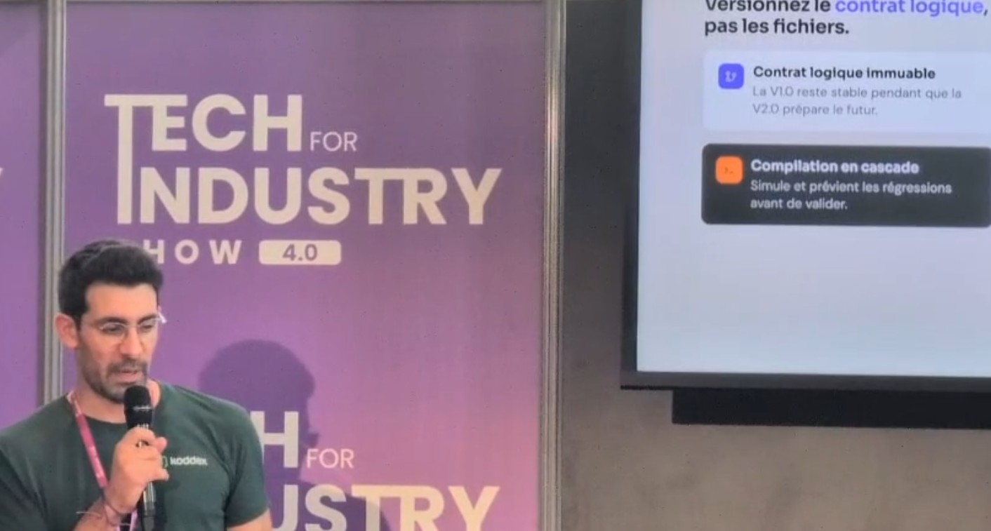 Stéphane Dicostanzo presenting the keynote at the Tech for Industry Show